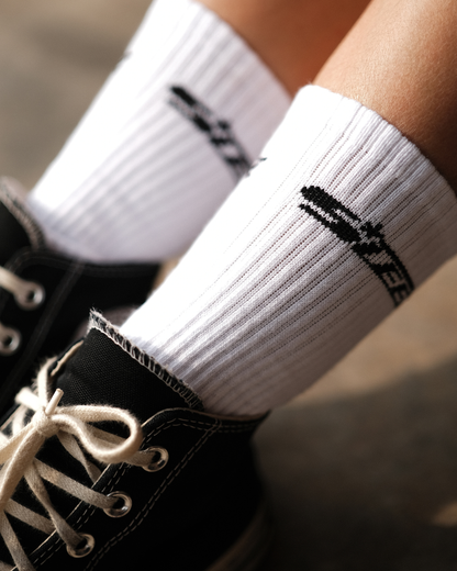 Sleek Essential Crew Socks